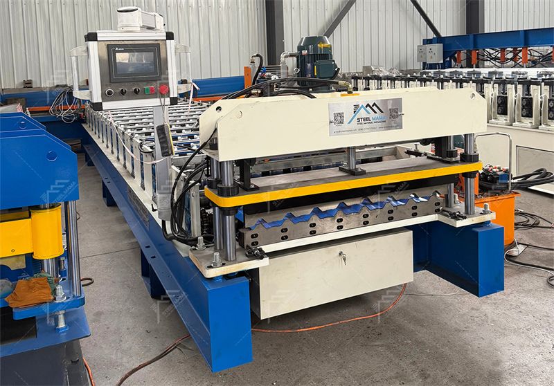 M&aacute;quina formadora de rollos de l&aacute;minas para techos trapezoidales 