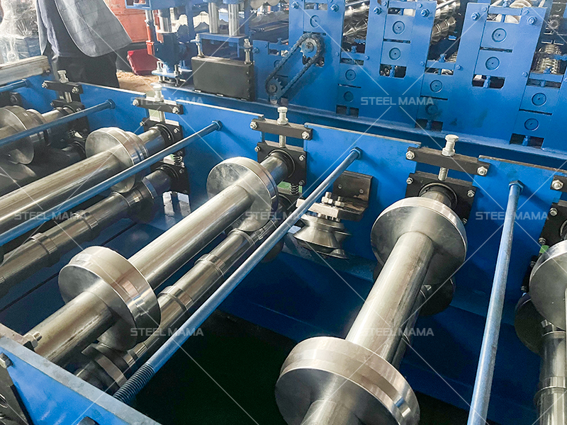 m&aacute;quina de paneles de costura alzada