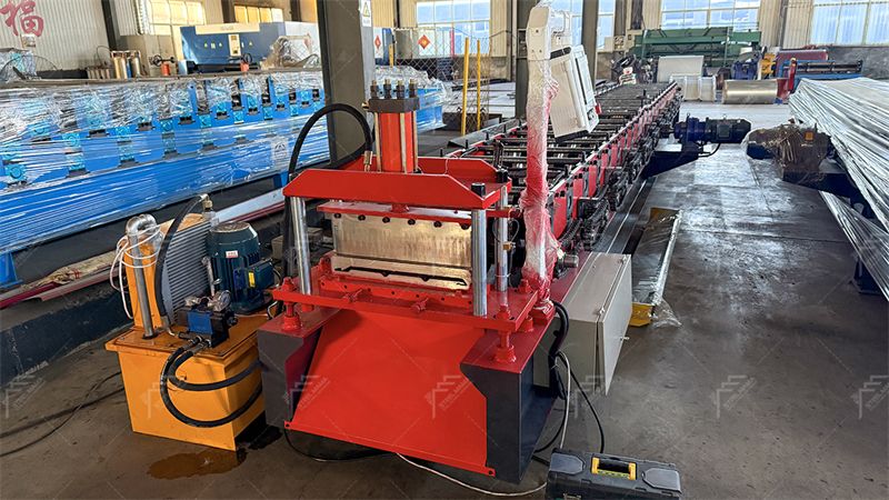 M&aacute;quina perfiladora de paneles de techo en fr&iacute;o