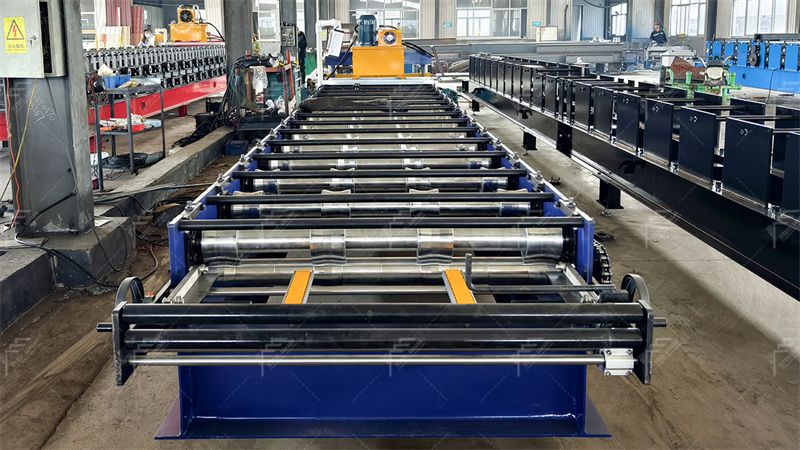 m&aacute;quina formadora de l&aacute;minas de techo ibr