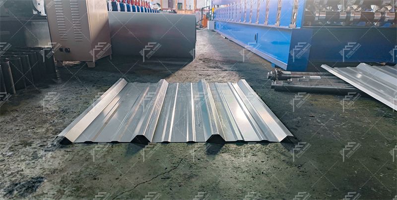 M&aacute;quina formadora de techos met&aacute;licos con panel R