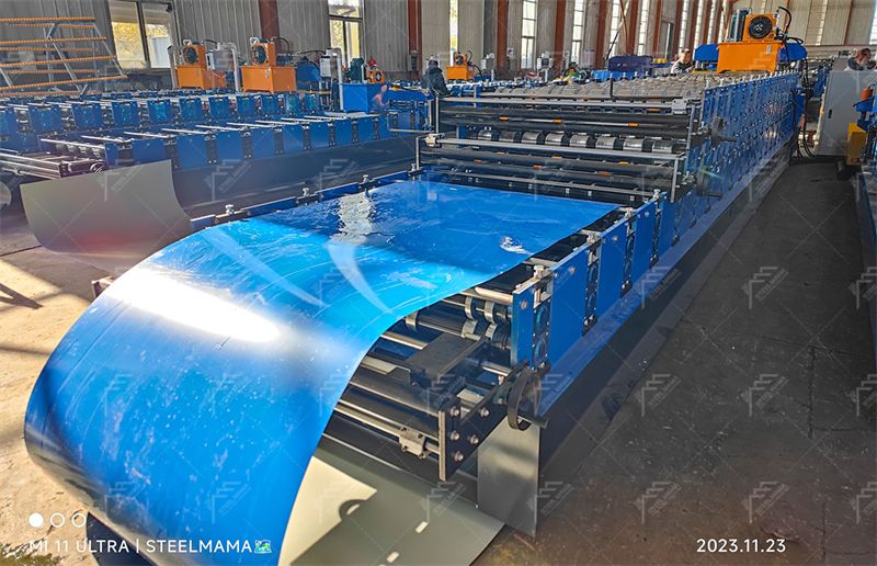 M&aacute;quina para fabricar l&aacute;minas para techos trapezoidales TR4