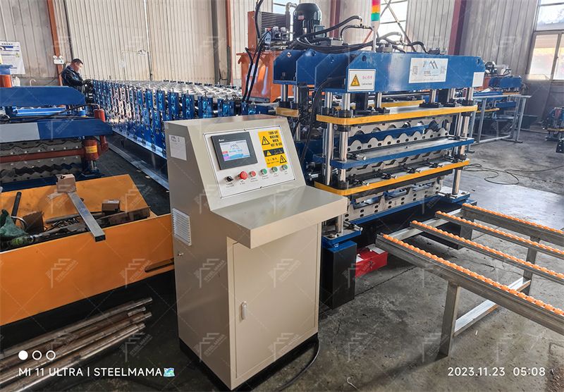 m&aacute;quina para fabricar techos de tres capas