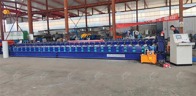 M&aacute;quina formadora de rollos de metal IBR