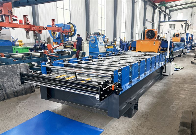 M&aacute;quina de techo de baldosas de metal