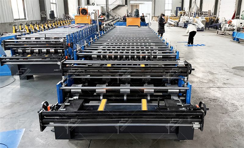 M&aacute;quina de doble capa para l&aacute;minas para techos