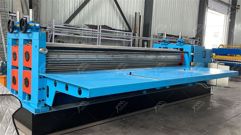 m&aacute;quina perfiladora de techos corrugados