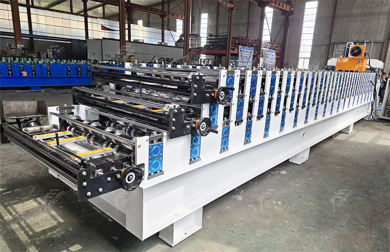 Tres M&aacute;quina de formaci&oacute;n de rollo