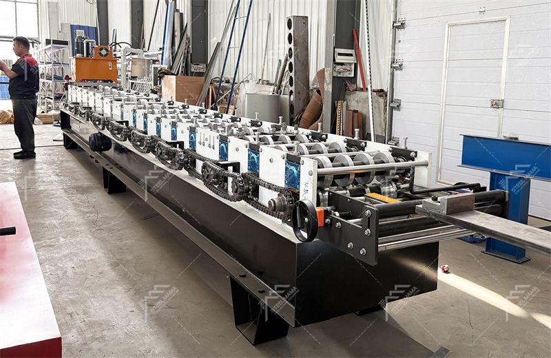 M&aacute;quina de formaci&oacute;n de rollo de cubierta de piso y rollo de acero 790