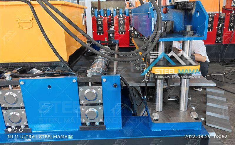 m&aacute;quina de techado trapezoidal