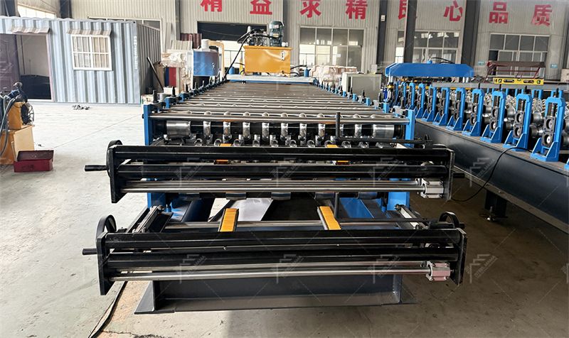 F&aacute;brica de m&aacute;quinas formadoras de rollos de doble capa 