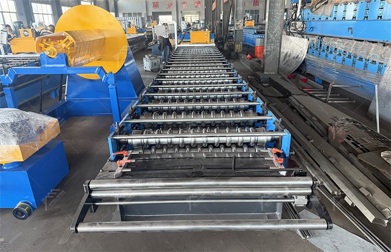 m&aacute;quina de formaci&oacute;n de rollo de hoja de techo corrugado