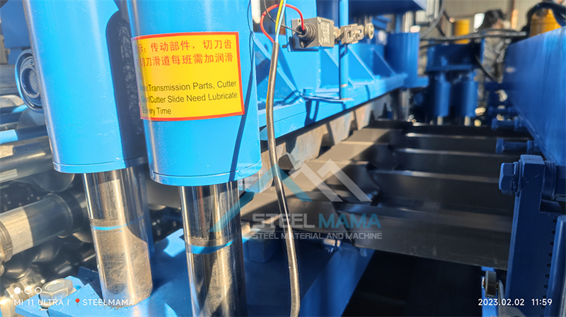 M&aacute;quina perfiladora de tejas de doble capa