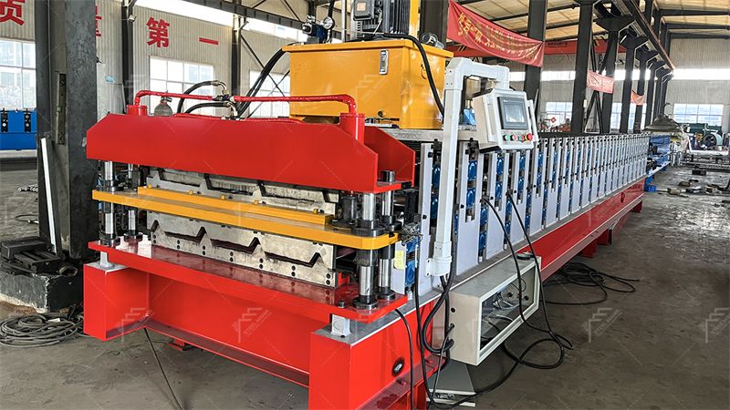 L&iacute;nea de perfilado de paneles de techo trapezoidales