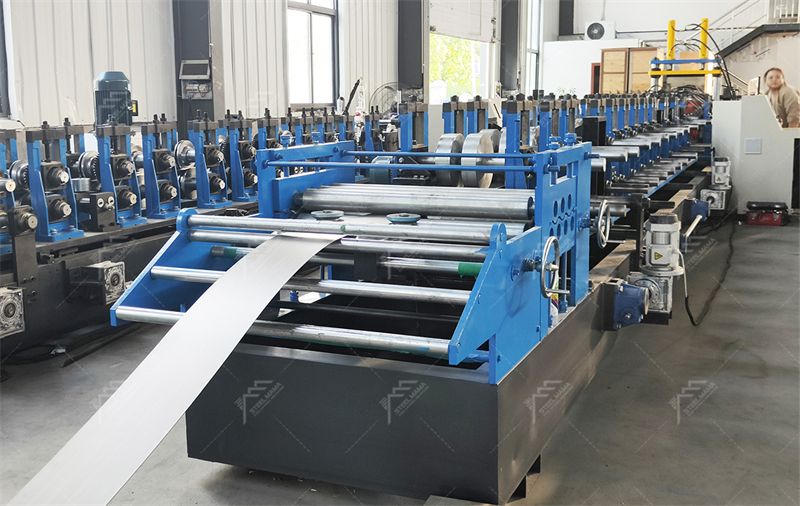 M&aacute;quina formadora de correas cz