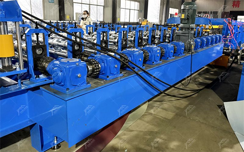 M&aacute;quina de formaci&oacute;n de l&aacute;mina de techo de acero color