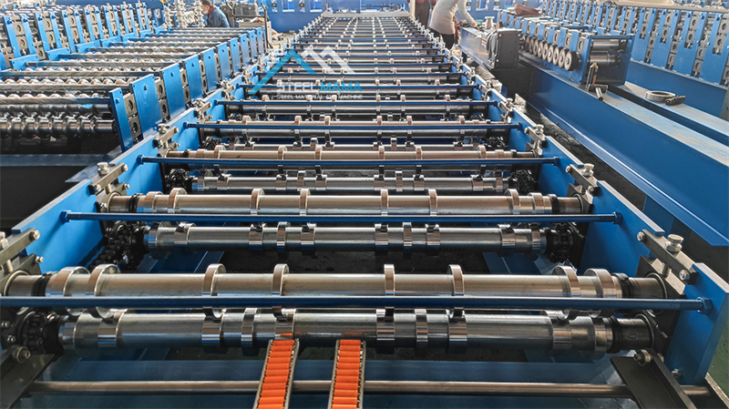 M&aacute;quina para fabricar l&aacute;minas para techos de perfil trapezoidal