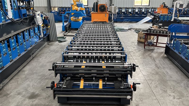 M&aacute;quina de chapa de techo trapezoidal 840