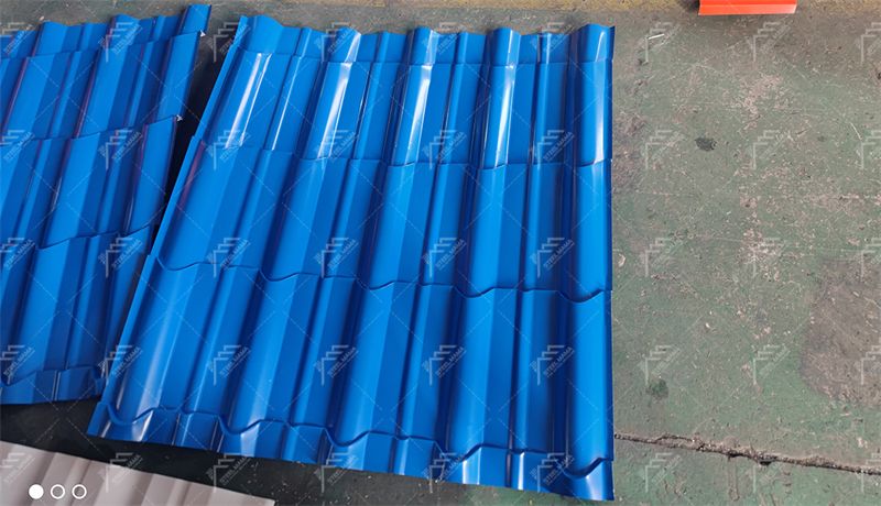 Maquinaria para baldosas esmaltadas de chapa met&aacute;lica.