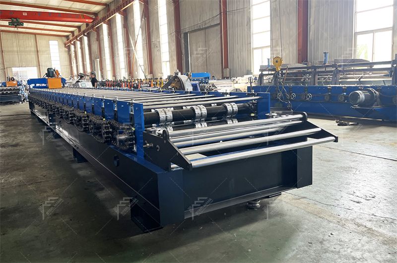 m&aacute;quina de rodillos de cubierta de piso