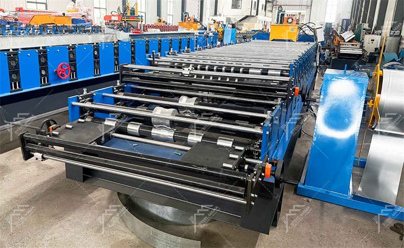 m&aacute;quina de paneles de techo de doble capa