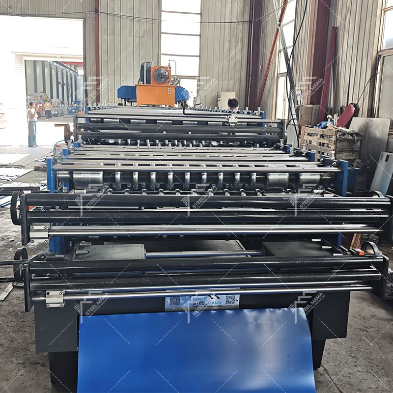 Máquina popular de tres capas de alta productividad 1000 IBR y 800 tejas y 988 láminas para techos corrugados en Uganda