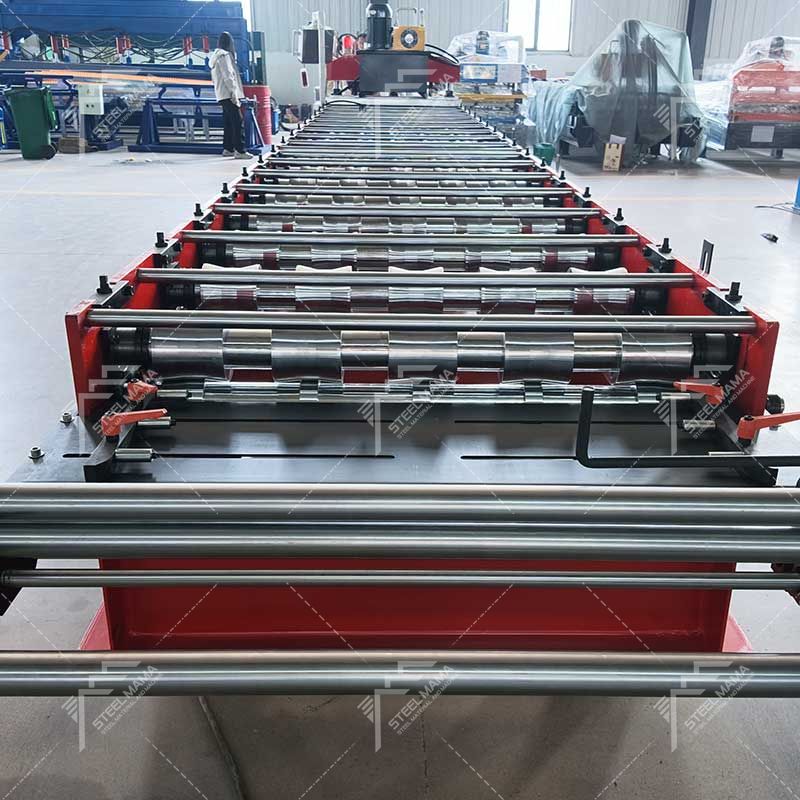Máquina formadora de rollos de láminas de paneles de techo frío trapezoidales 686 completamente automática Steelmama para Lesotho
