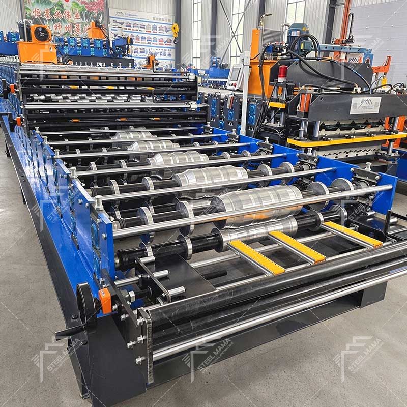 Máquina formadora de rollos de láminas de techo de tres capas de alto rendimiento de producción profesional Steelmama para Colombia