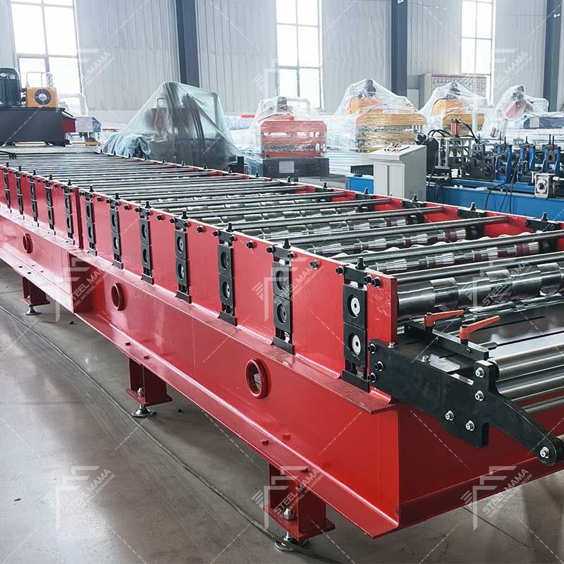 Máquina formadora de rollos de láminas de paneles de techo frío trapezoidales 686 completamente automática Steelmama para Lesotho