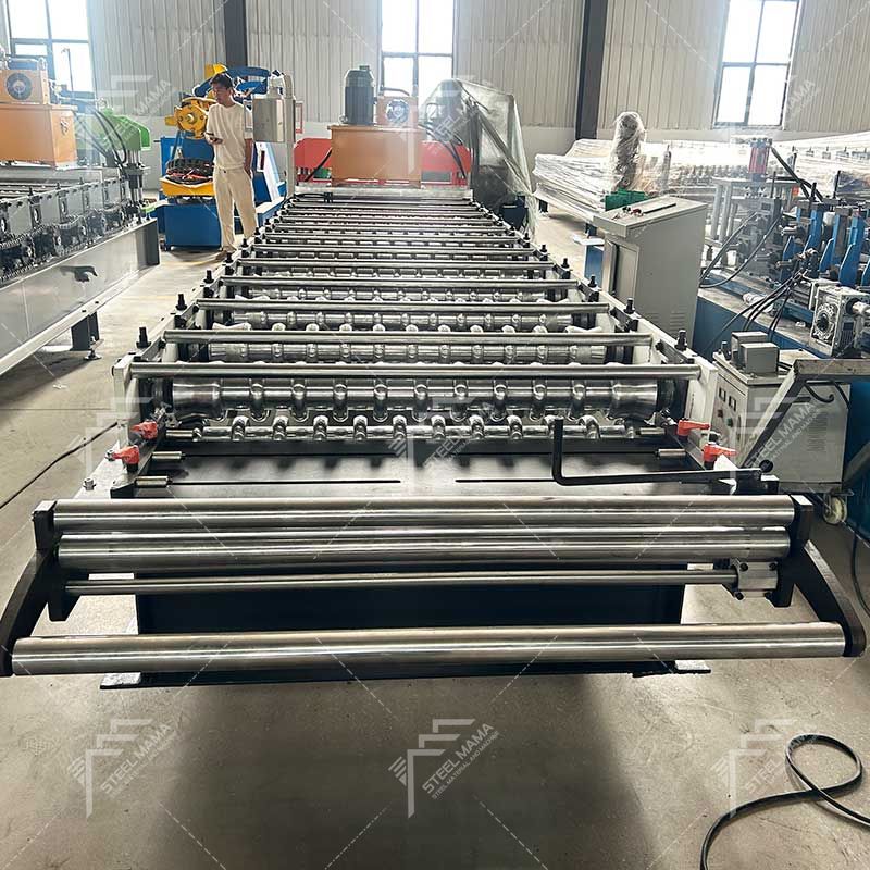 Máquina formadora de rollos de láminas de techo corrugado populares 836 de Bolivia duraderas de alto rendimiento Steelmama