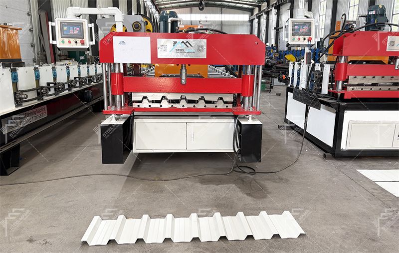 M&aacute;quina formadora de rollos de l&aacute;minas trapezoidales 