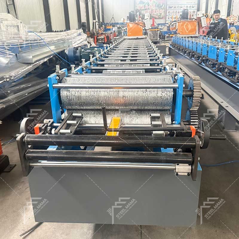 Máquina formadora de rollos de láminas de techo con bloqueo automático Steelmama 400 de alto rendimiento para Ghana