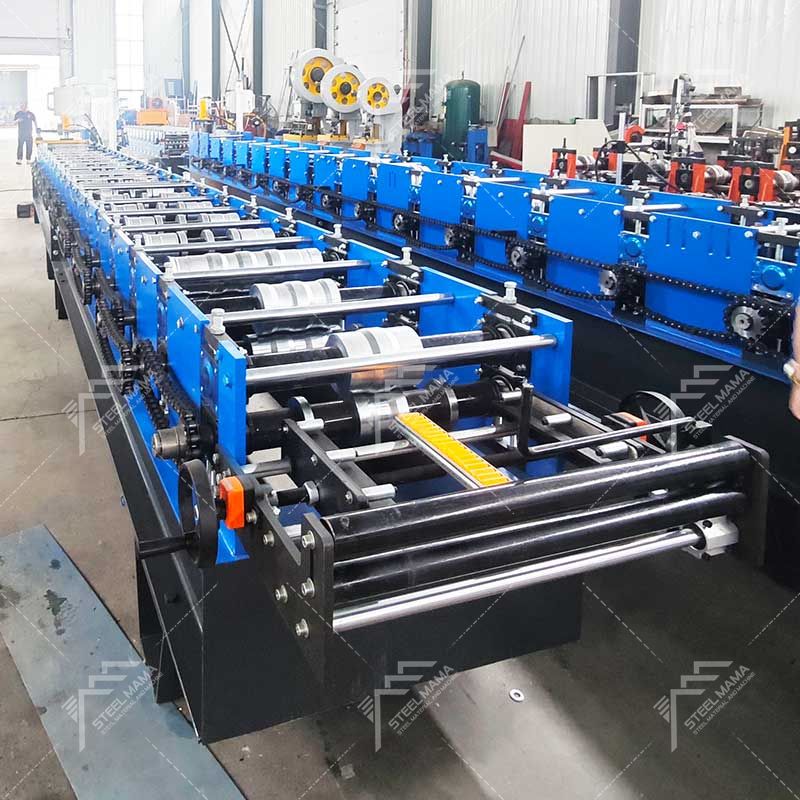 Ghana Material de construcción de construcción popular Metal Color Acero 370 Autobloqueo Hoja para techos Máquina formadora de rollos Precio 