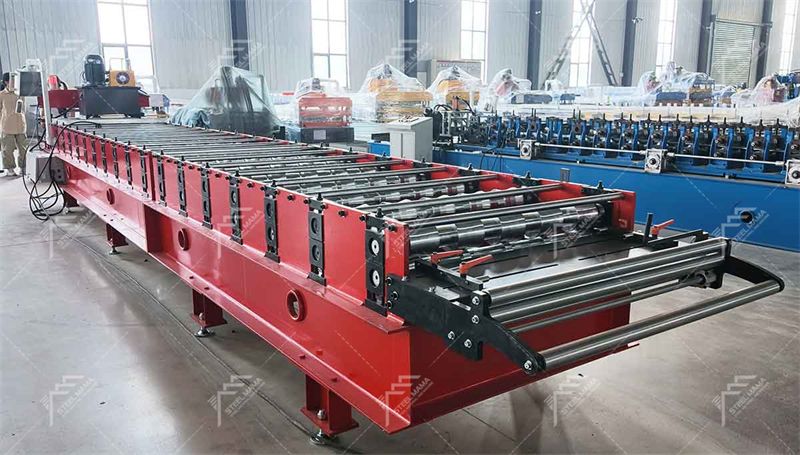 M&aacute;quina formadora de rollos de paneles de techo fr&iacute;o IBR 