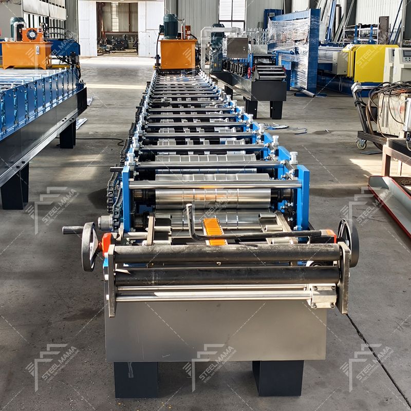 Máquina formadora de rollos de paneles de techo de metal con costura permanente completamente automática de primera calidad al por mayor de fábrica para Ghana