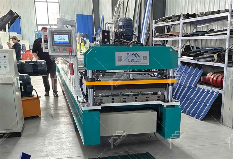M&aacute;quina formadora de rollos trapezoidales de paneles de l&aacute;minas de techo
