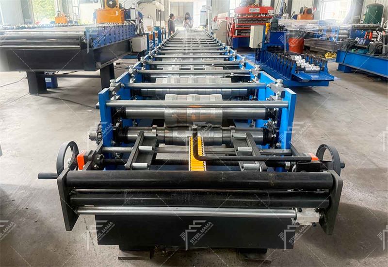 m&aacute;quina para techos de metal con autobloqueo 